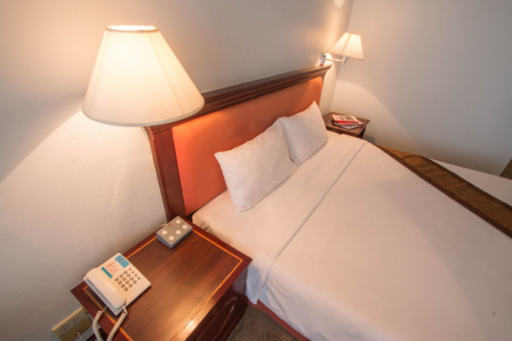 Tai Pan Hotel - Sha Plus Certified Bangkok Eksteriør bilde